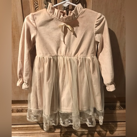 Vintage Looking 12-18month Dresses, Both Gold & Purple ones are velvet material - Picture 2 of 11